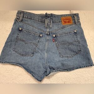 Levi's Light Wash Blue High Waisted Mom Denim Shorts with Contrast Stitching